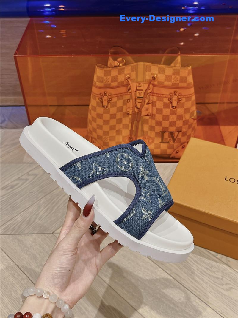 l0vis Vvtt0n lv summer all-match beach slippers