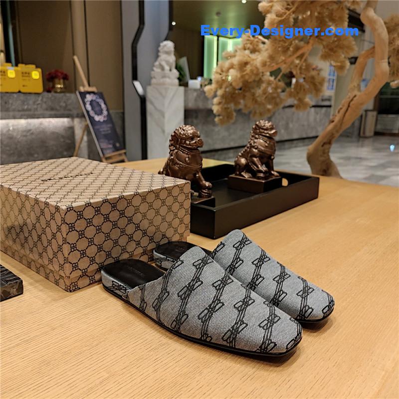Ba1en*iaga padded flat toe slides