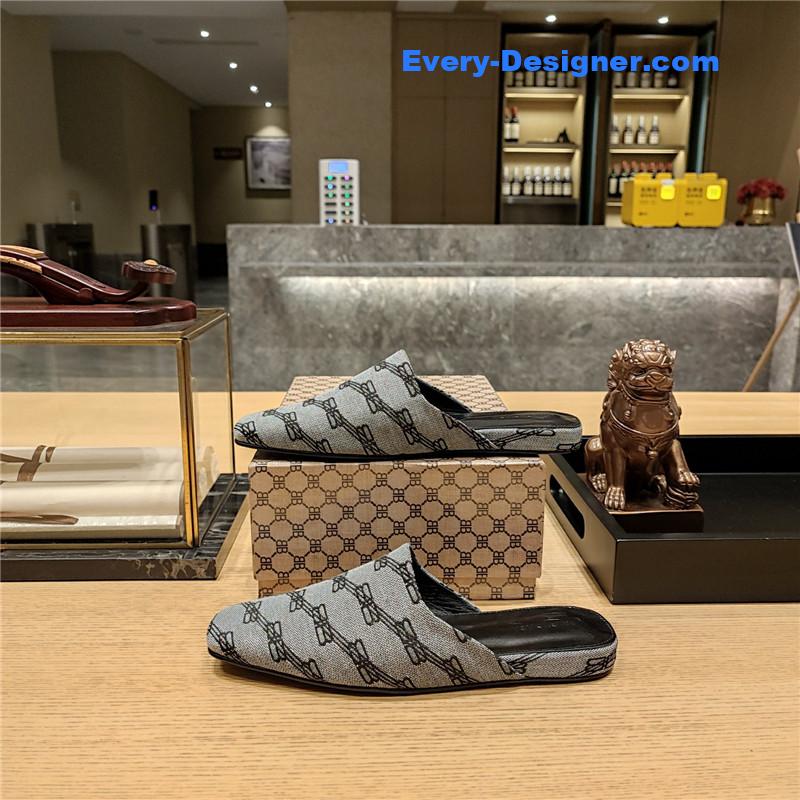 Ba1en*iaga padded flat toe slides