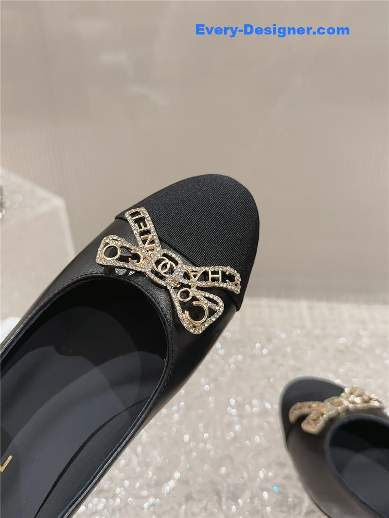 CC round toe gold chain shoes