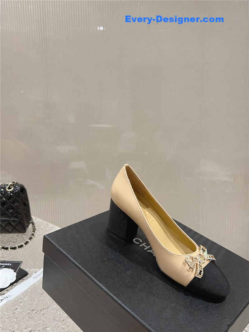 CC round toe gold chain shoes