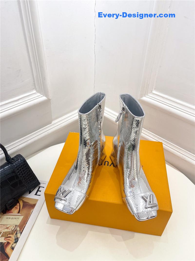 l0vis Vvtt0n lv new v-shaped chunky heel ankle boots