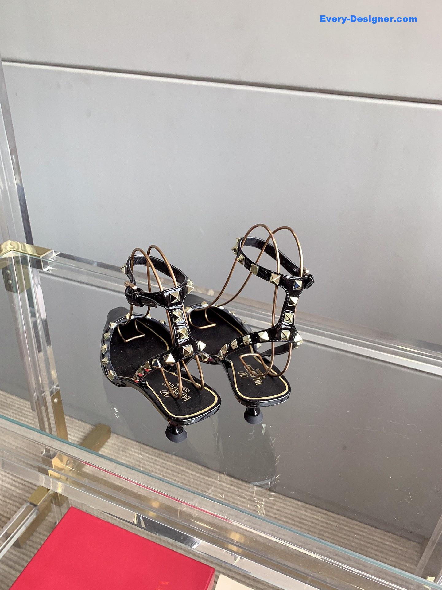 Va1e*ntin0 new rivet kitten heel sandals
