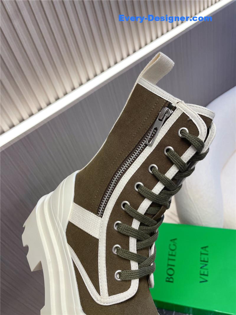 b0tt*ga Ven*ta couple’s biker boots