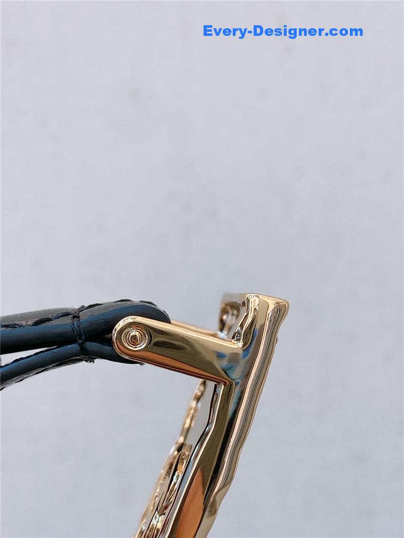 Ch**el gold metal logo buckle belt