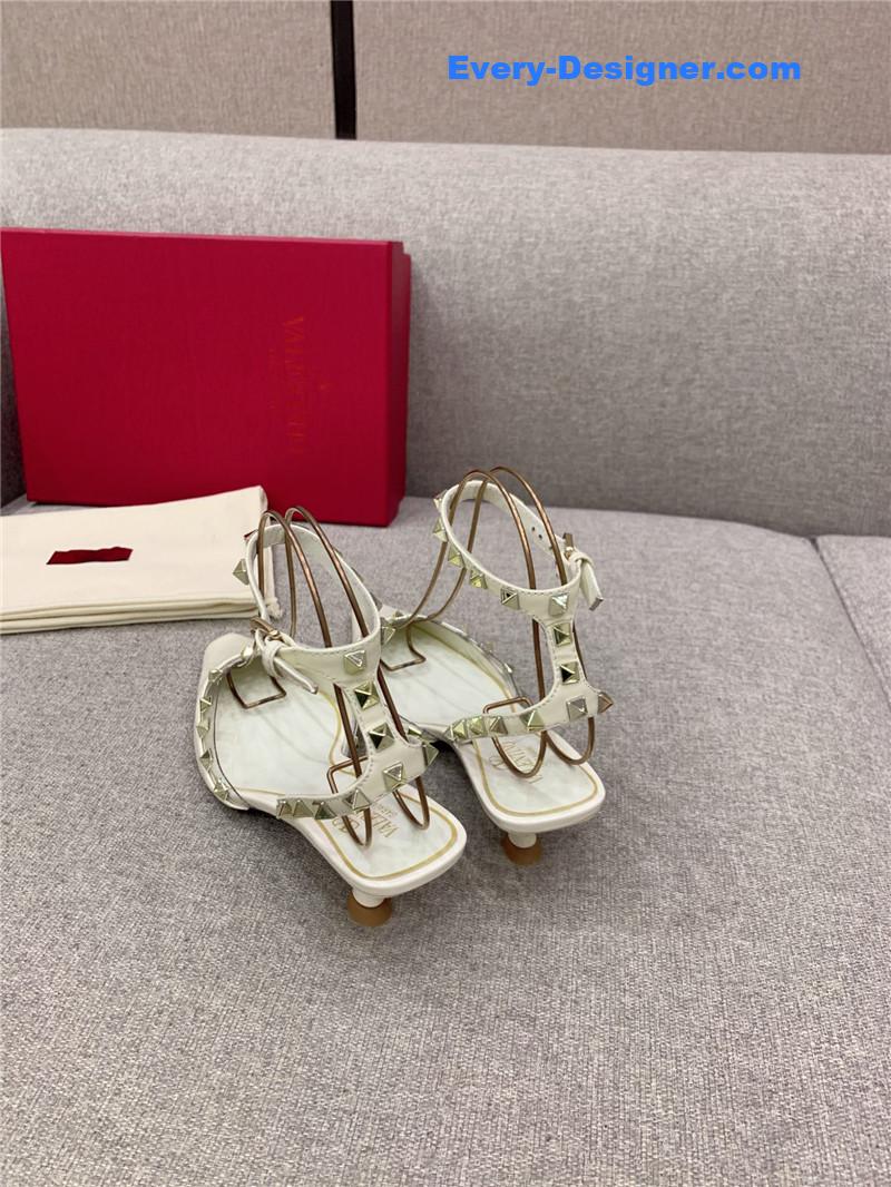 Va1e*ntin0 new rivet kitten heel sandals