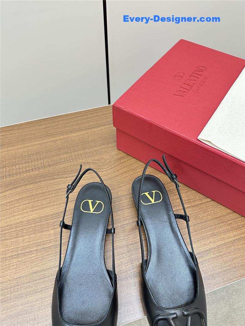 Va1e*ntin0 new big v buckle sandals shoes