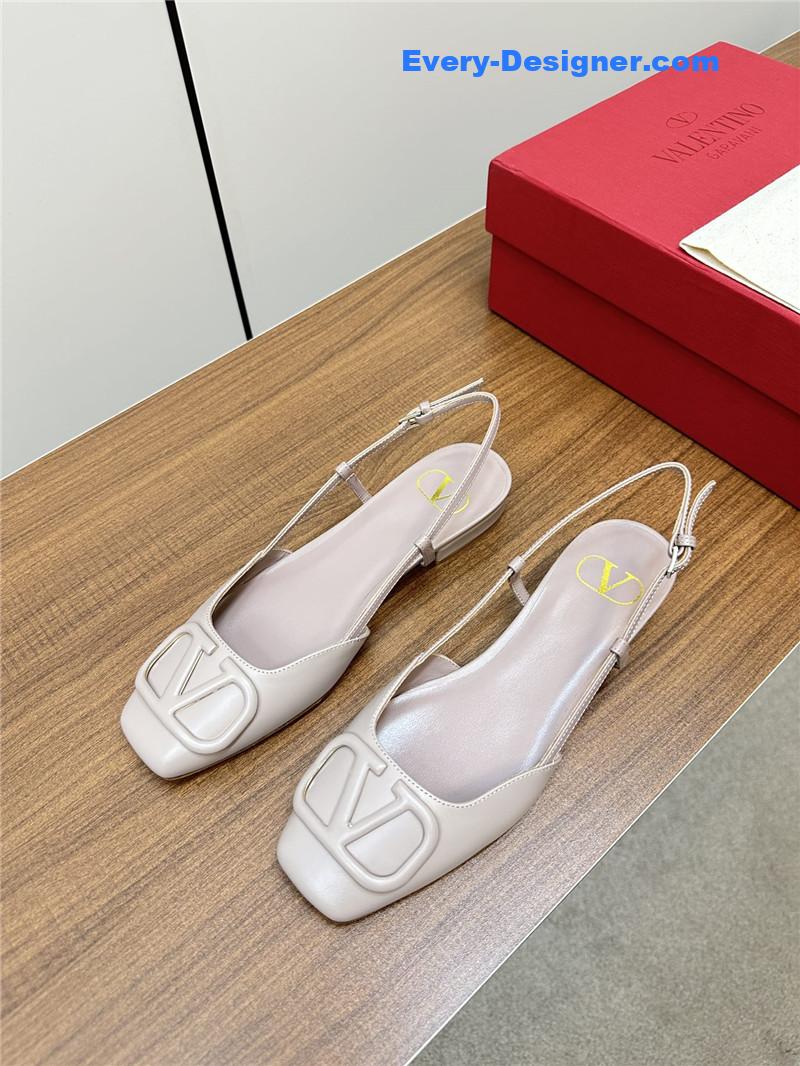 Va1e*ntin0 new big v buckle sandals shoes