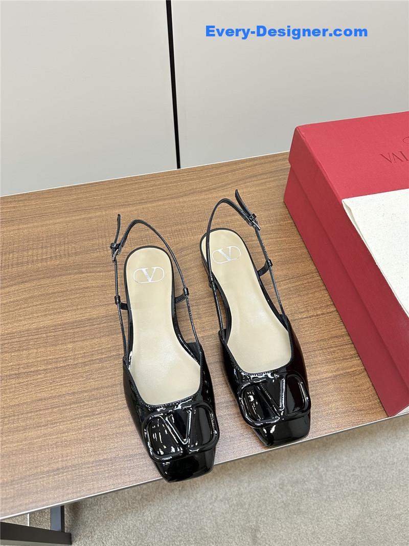 Va1e*ntin0 new big v buckle sandals shoes