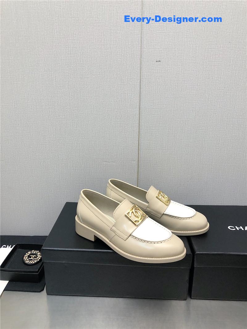 CC chunky heel round toe shoes