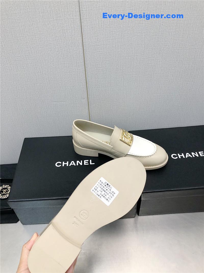 CC chunky heel round toe shoes