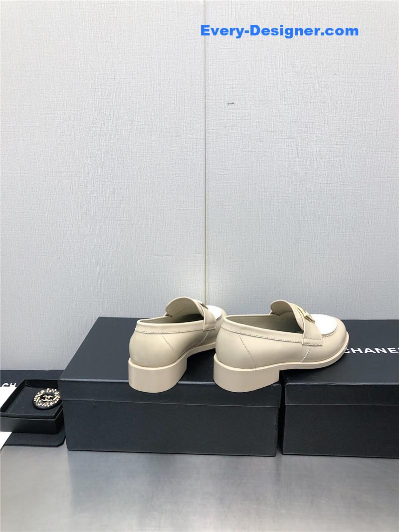 CC chunky heel round toe shoes