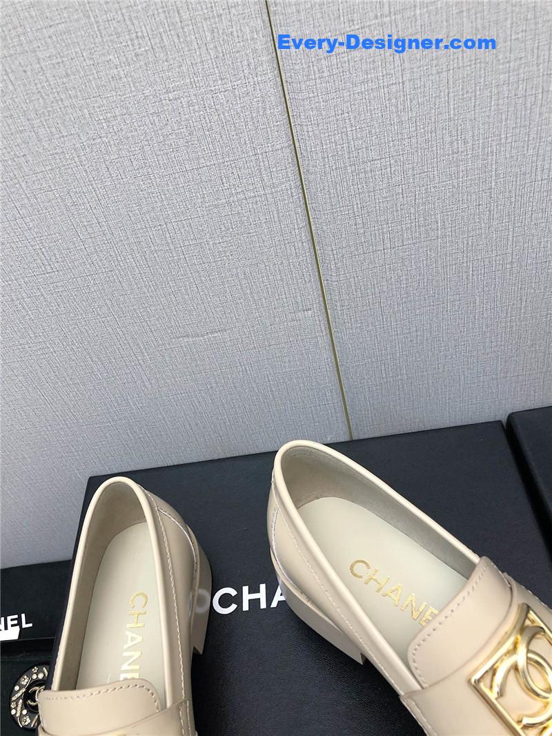CC chunky heel round toe shoes