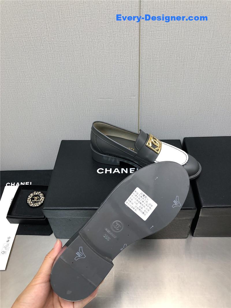 CC chunky heel round toe shoes