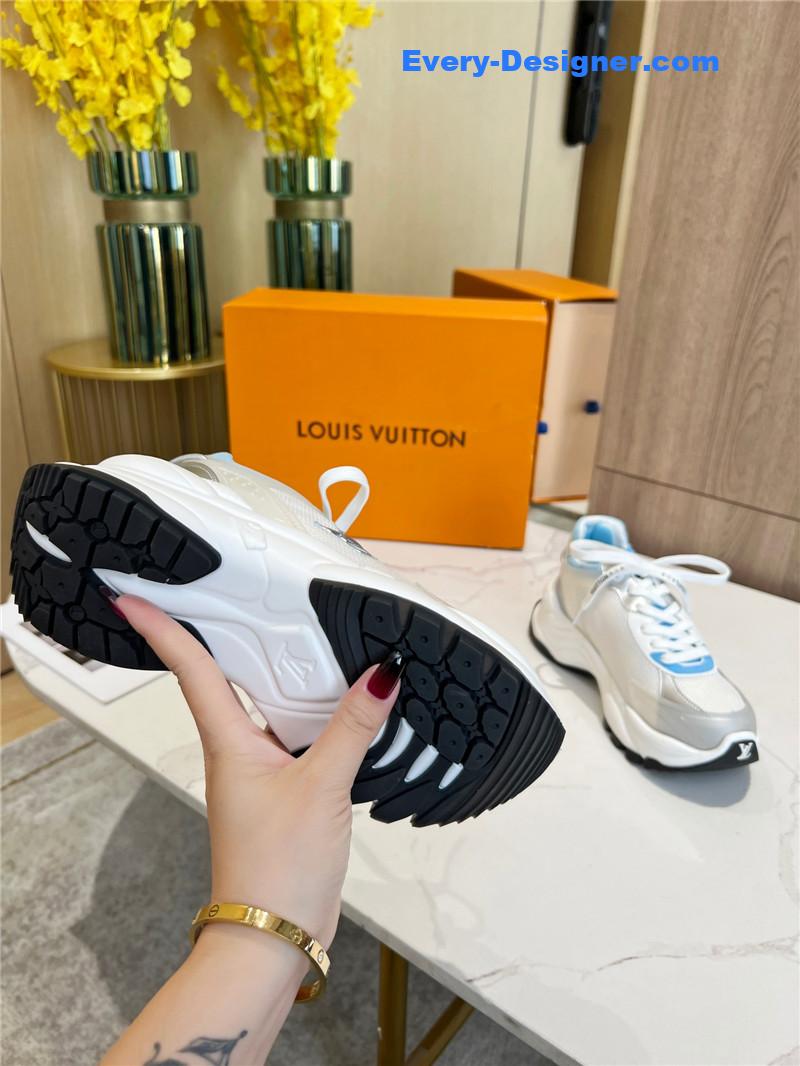 l0vis Vvtt0n lv classic running shoes