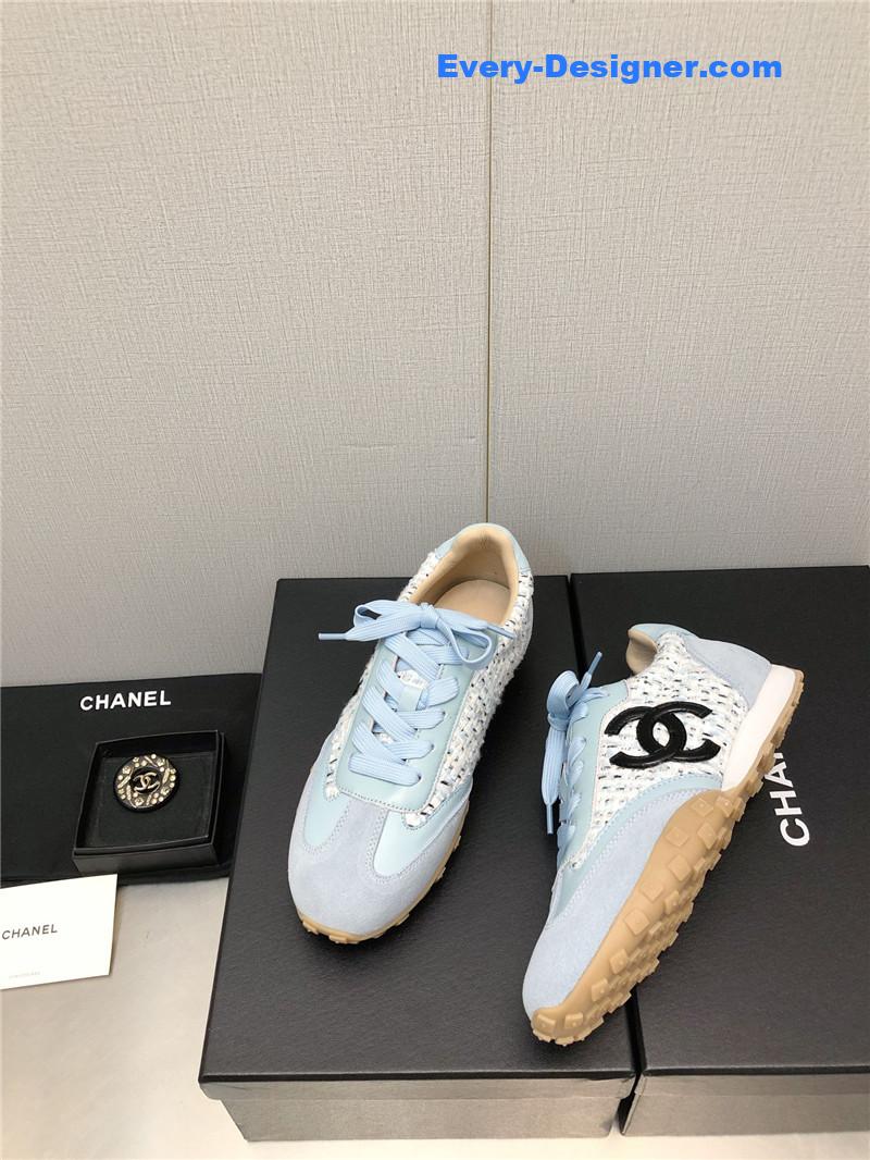 CC printed white shoes