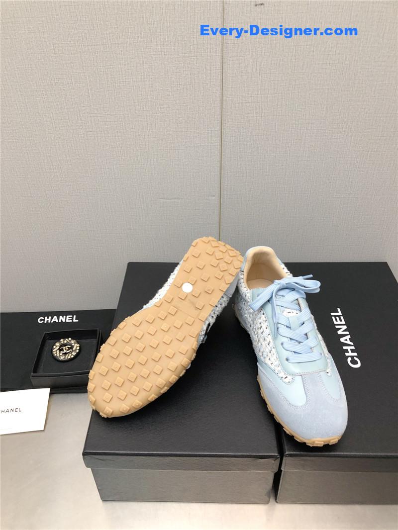CC printed white shoes