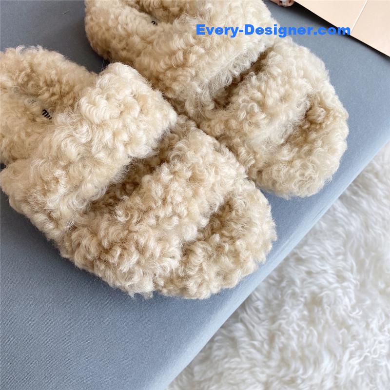 M1um1u autumn and winter trendy plush slippers