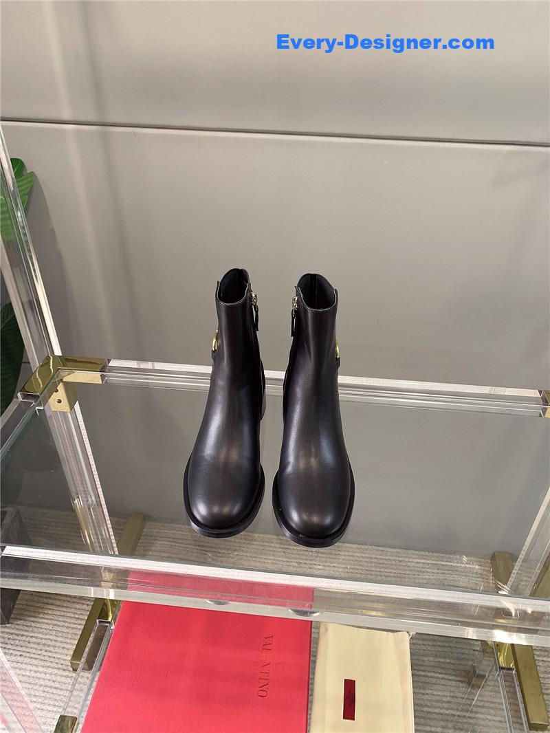 Va1e*ntin0 new v buckle high-heeled ankle boots