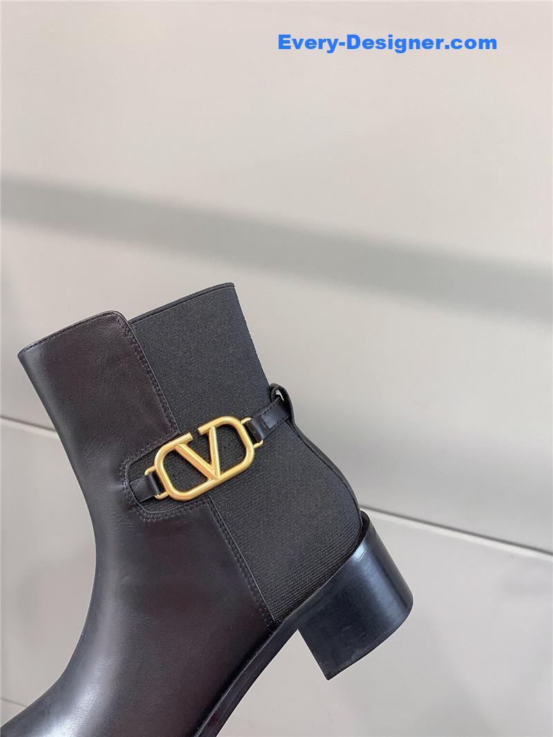 Va1e*ntin0 new v buckle high-heeled ankle boots