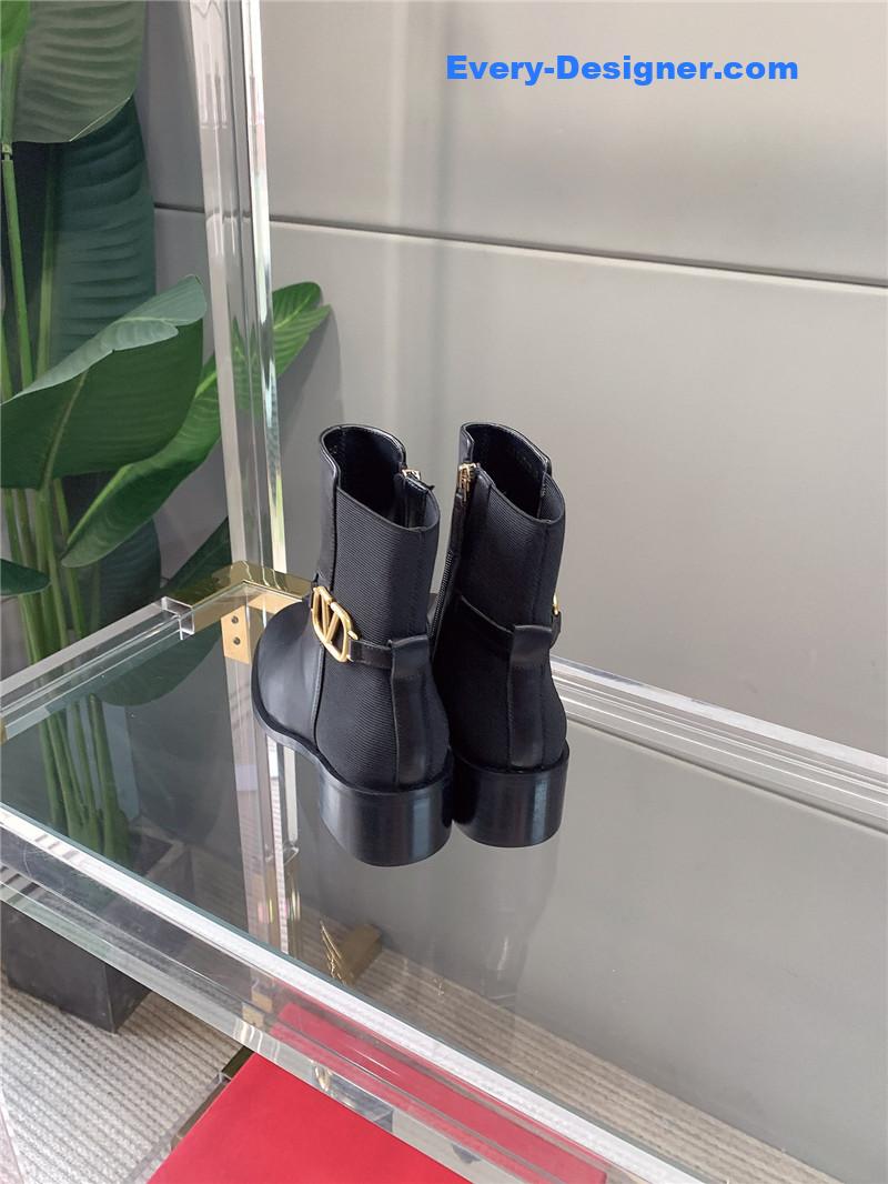 Va1e*ntin0 new v buckle high-heeled ankle boots