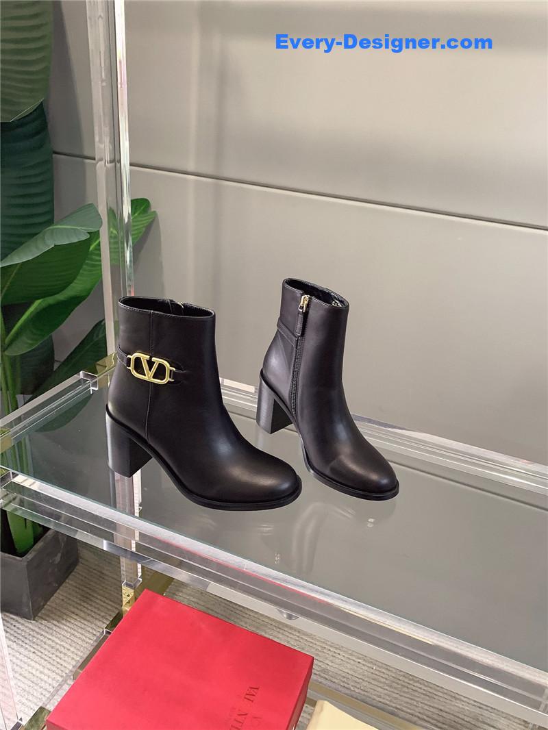 Va1e*ntin0 new v buckle high-heeled ankle boots