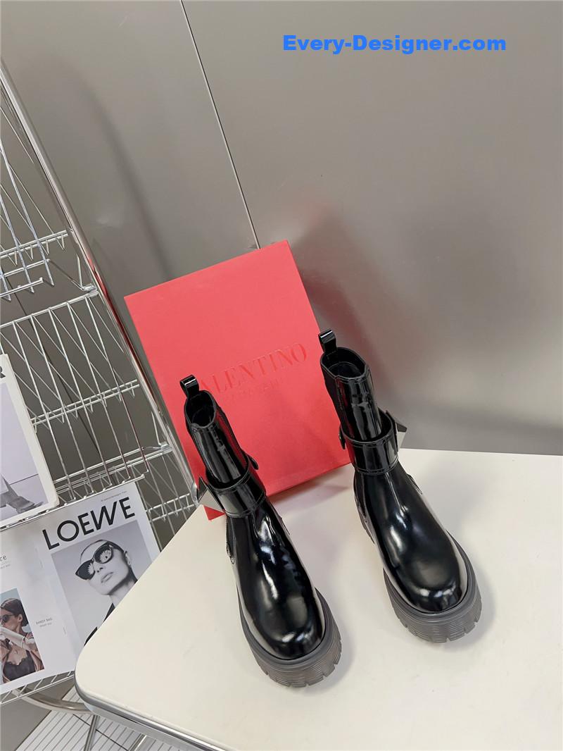 Va1e*ntin0 fall and winter catwalk boots