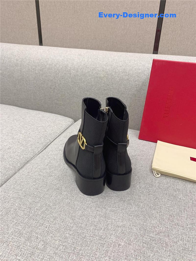 Va1e*ntin0 new v buckle high heel boots