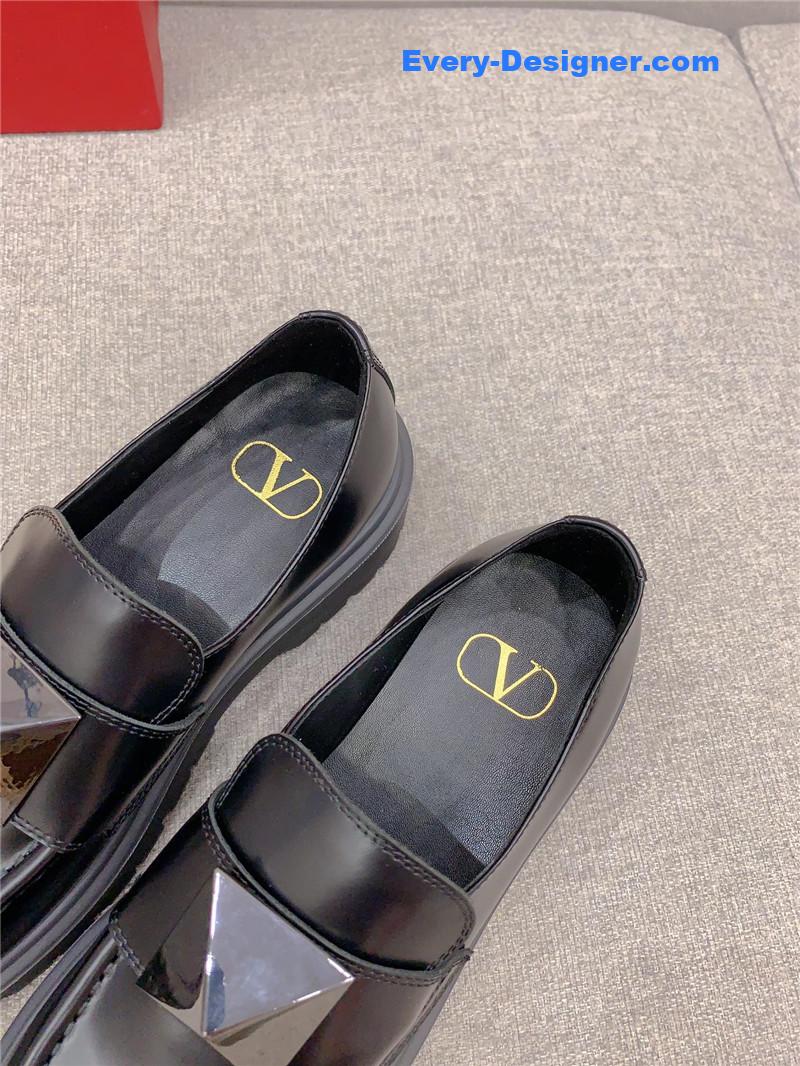 Va1e*ntin0 new thick sole loafers