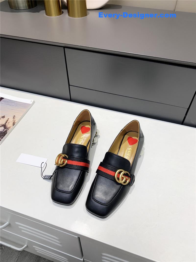 Gvc*1 pearl heel shoes