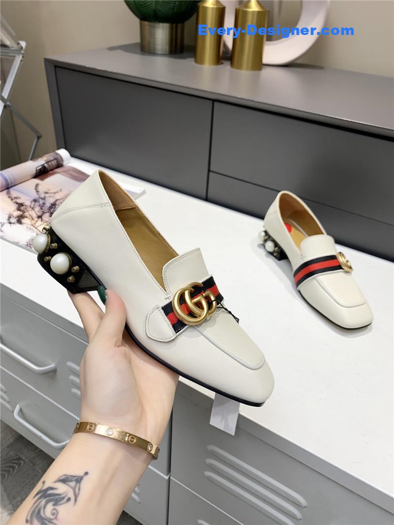 Gvc*1 pearl heel shoes