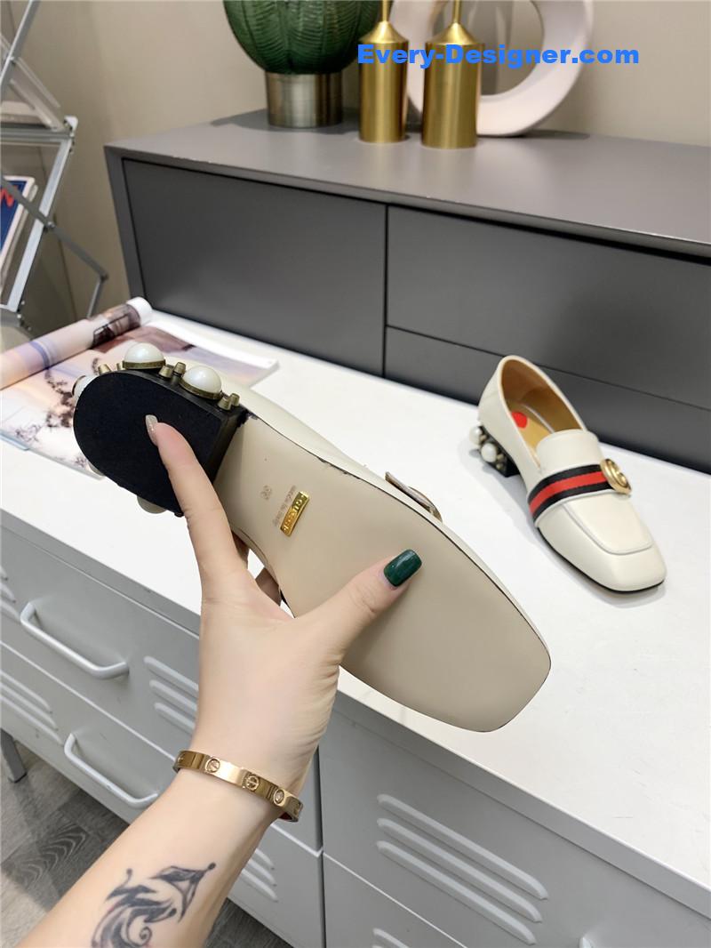 Gvc*1 pearl heel shoes