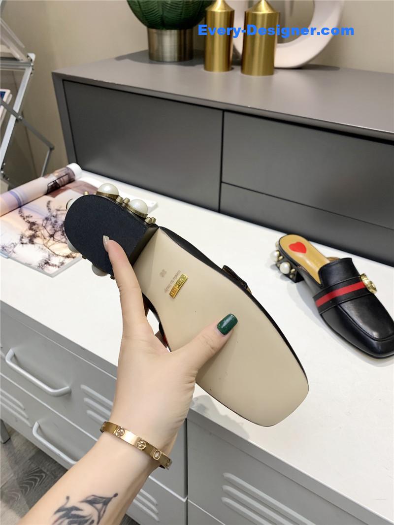 Gvc*1 pearl heel half slippers