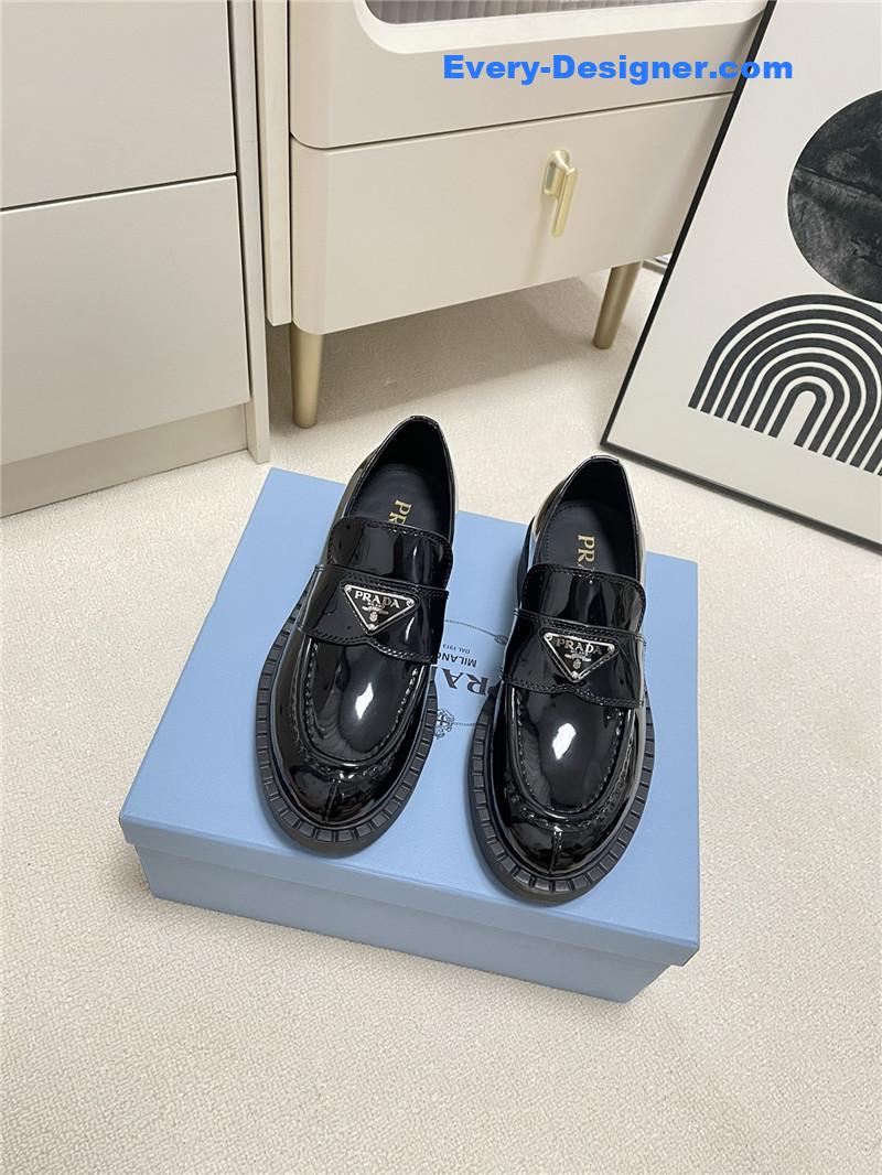 Pra*a classic triangle loafers