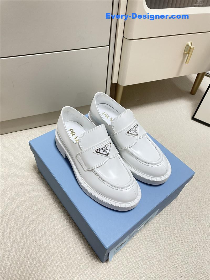 Pra*a classic triangle loafers