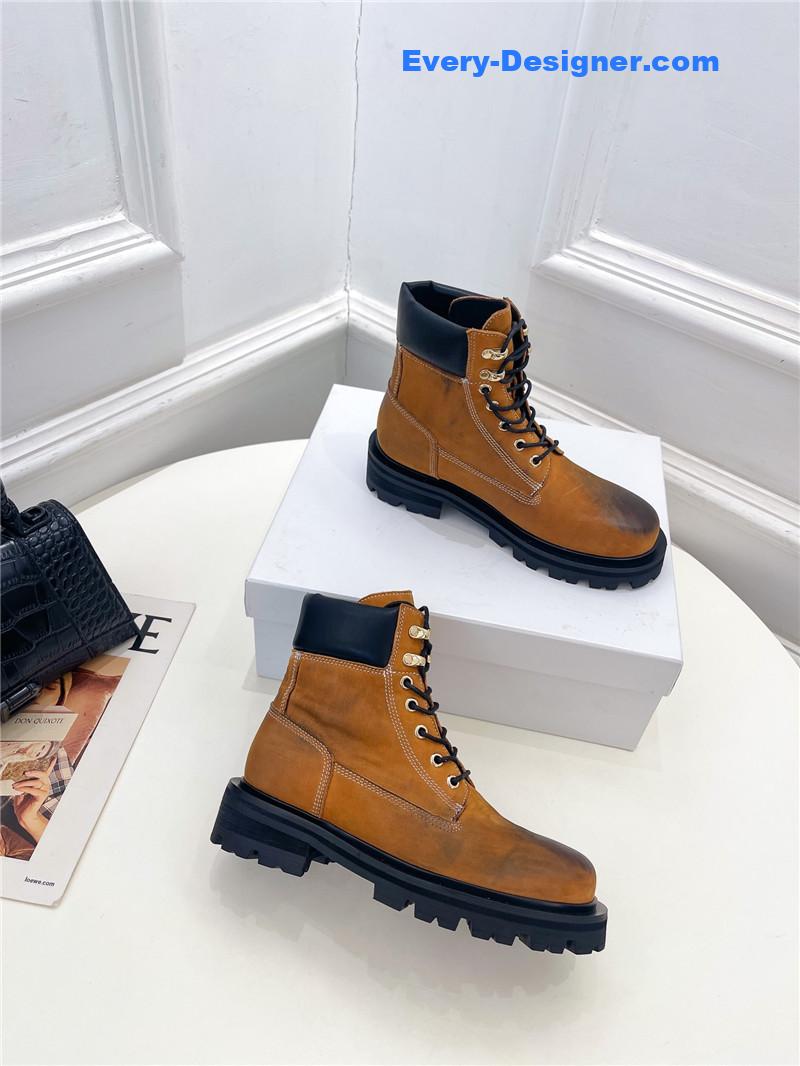 Givenchy’s new autumn and winter couple’s large yellow boots