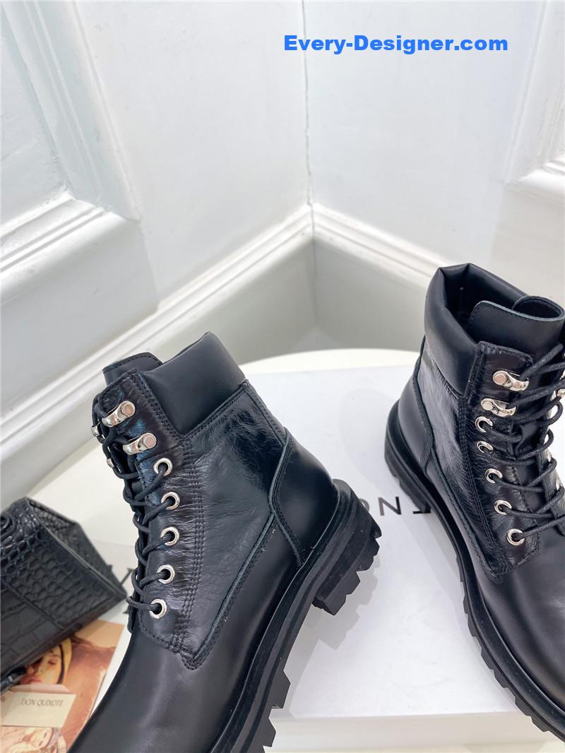 Givenchy’s new autumn and winter couple’s large yellow boots