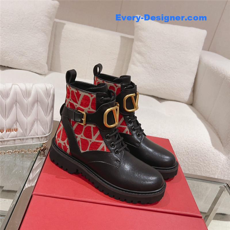 Va1e*ntin0 v-buckle martin boots