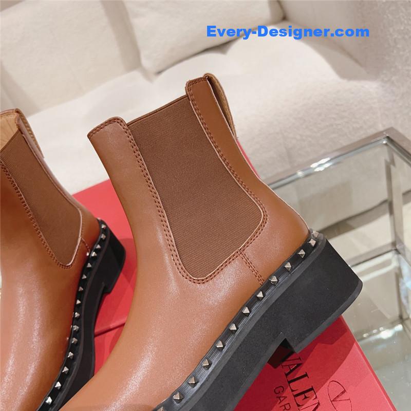 Va1e*ntin0 rivet short nude boots