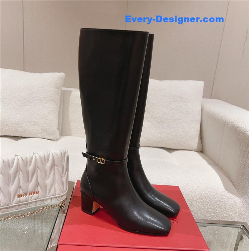 Va1e*ntin0 v buckle high nude boots