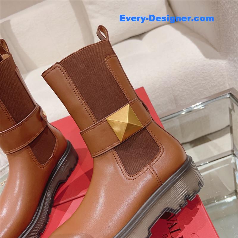 Va1e*ntin0 rivet short nude boots