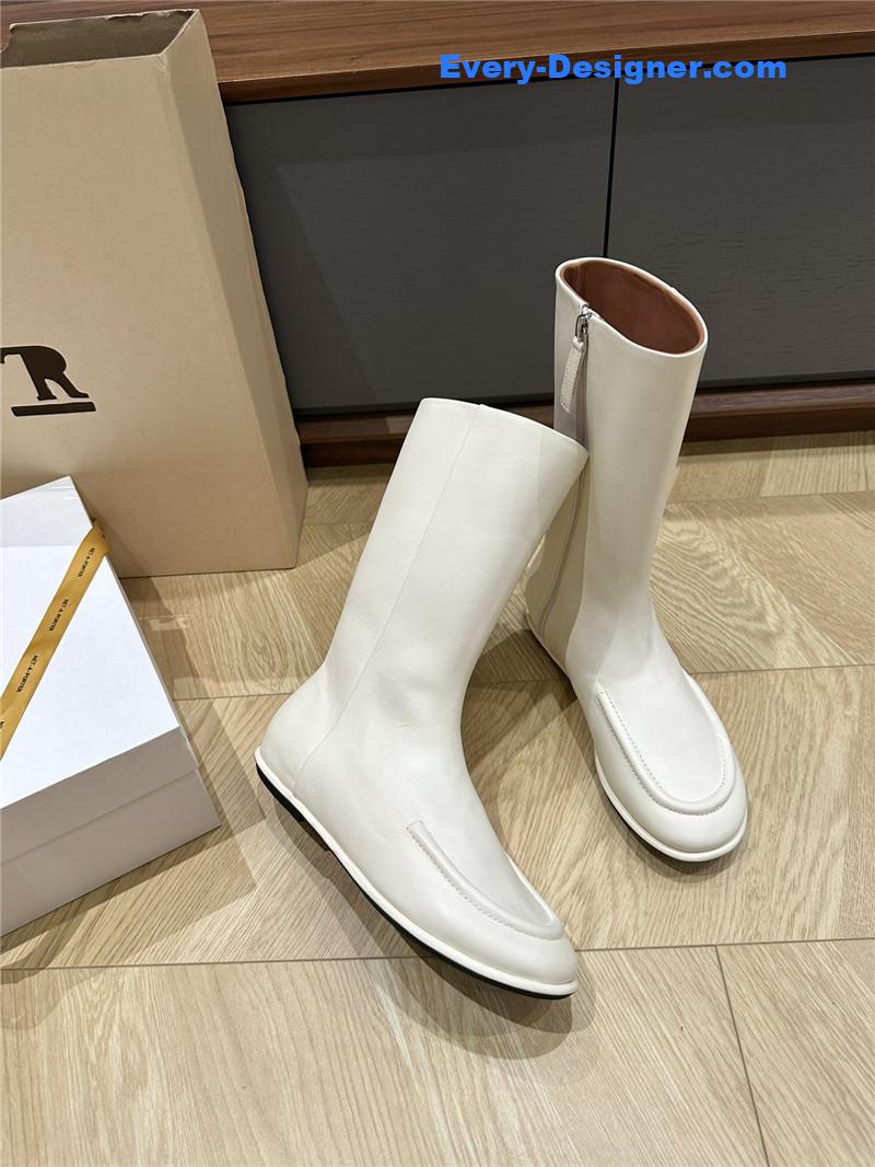 The R0w granny boots