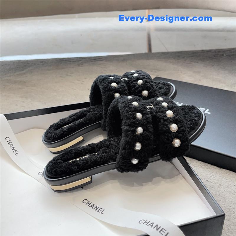 CC new wool slippers
