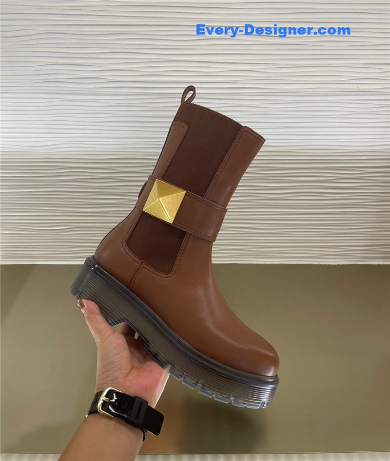 Va1e*ntin0 hardware v-buckle boots