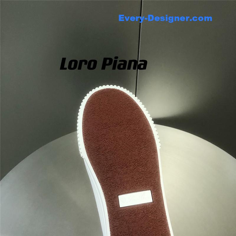 L0r0 P1ana new white shoes