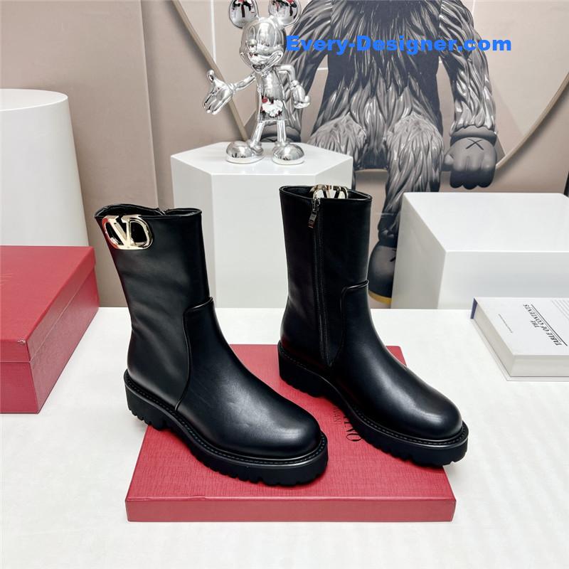 Va1e*ntin0 round toe gold hollow buckle ankle boots