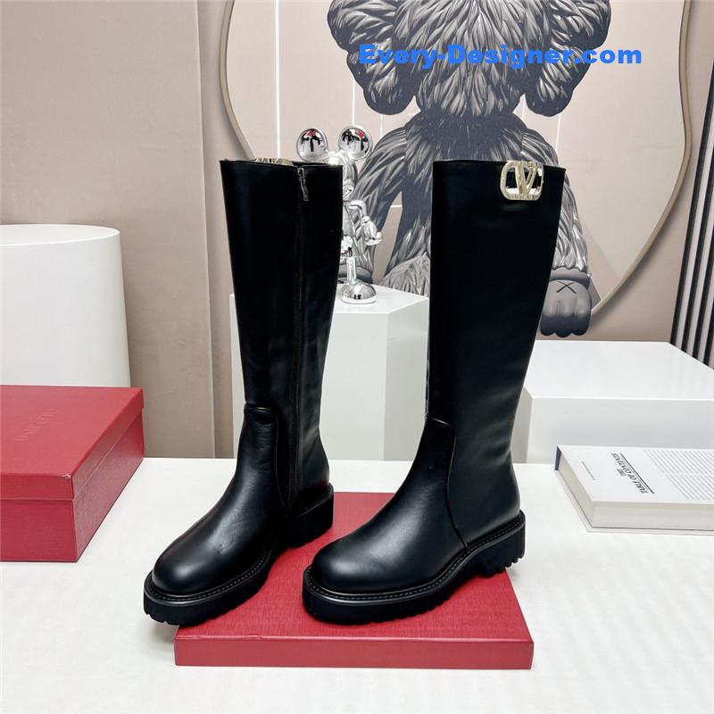 Va1e*ntin0 round toe gold hollow buckle boots