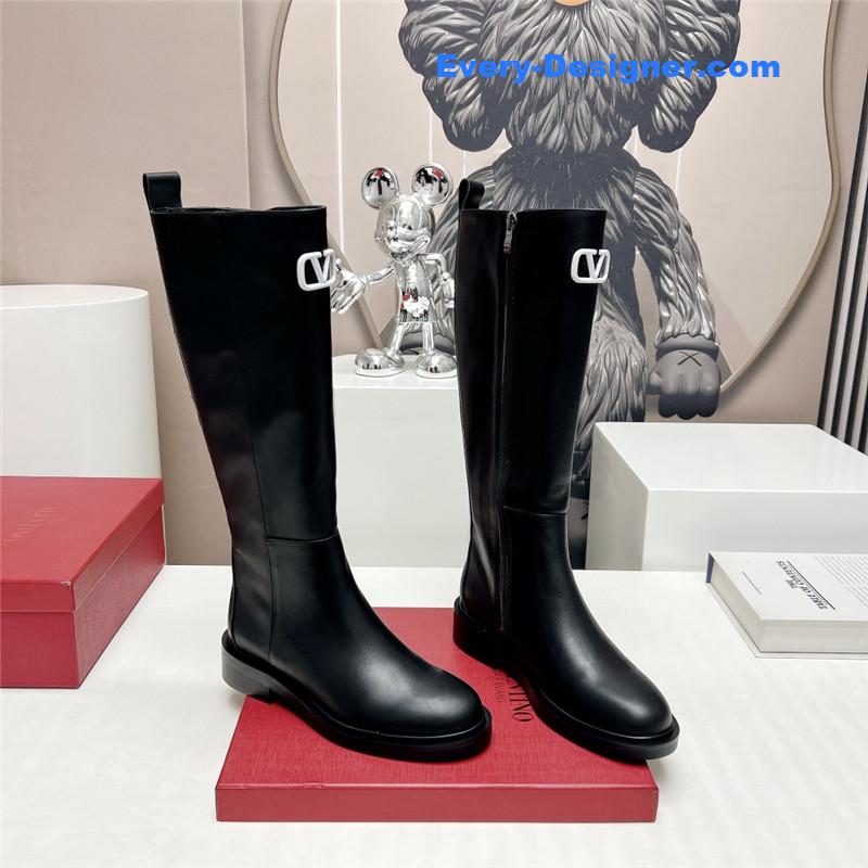 Va1e*ntin0 round toe hollow buckle boots