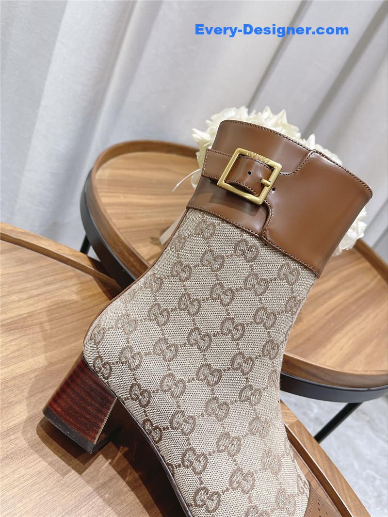 Gvc*1 side buckle ankle boots