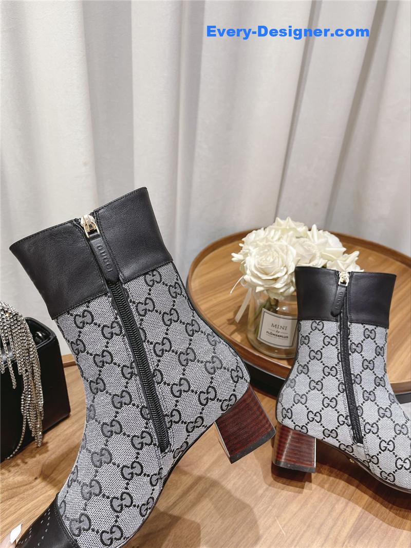 Gvc*1 side buckle ankle boots